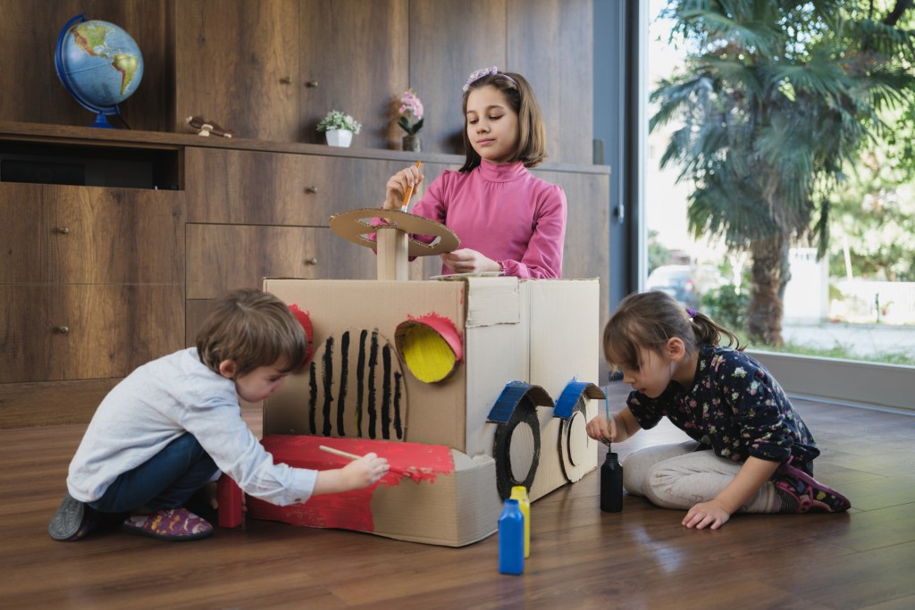 Ideas para hacer disfraces caseros con cajas este Carnaval