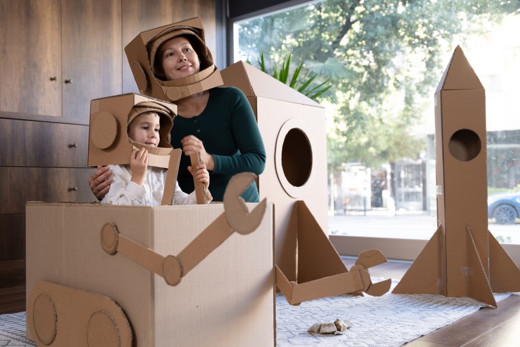 Ideas para hacer disfraces caseros con cajas este Carnaval