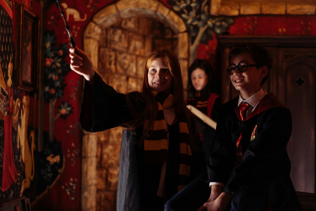 Trucos de magia para niños que pueden practicar fácilmente