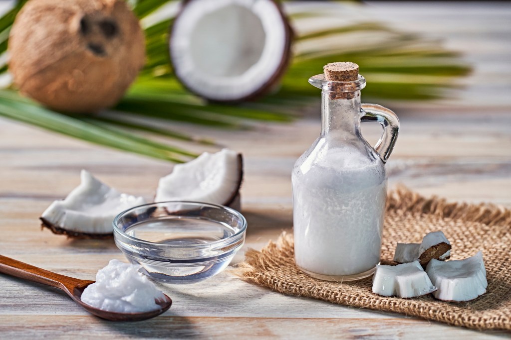 Los beneficios del aceite de coco durante el embarazo según una experta