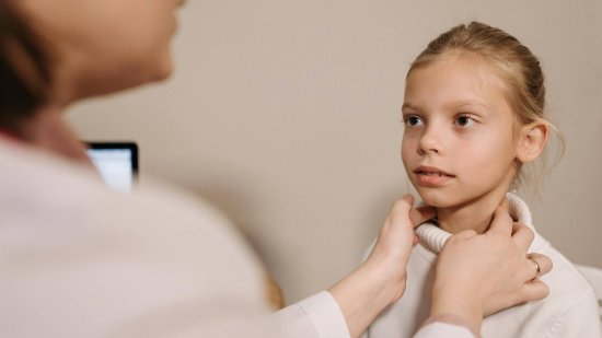 Acantosis Nigricans en niños: qué es, causas, síntomas y cómo tratarla