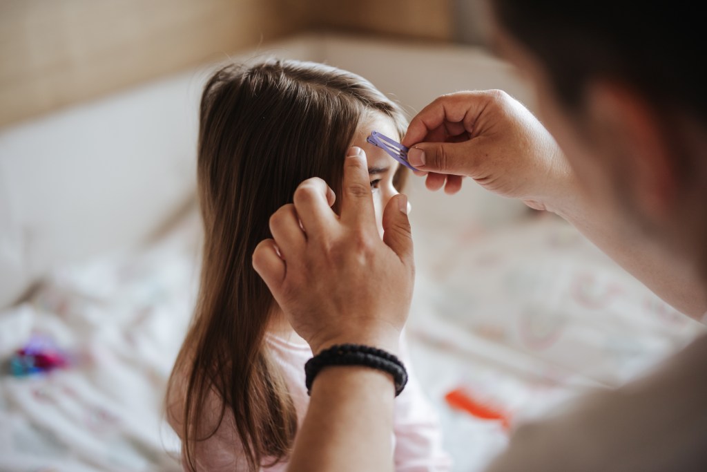Peinados para niñas con el pelo corto fáciles y rápidos