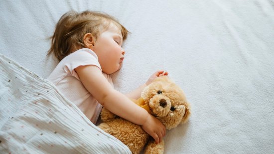 ¿A qué edad puede dormir el niño solo en su habitación? Pasos y consejos clave