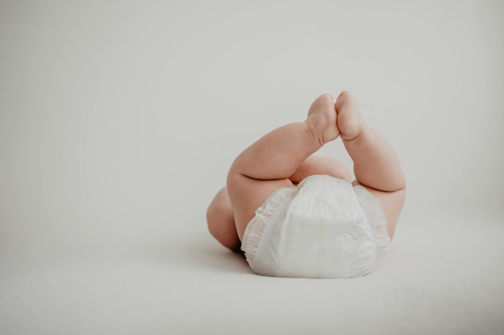 Granitos en las nalgas de bebés y niños: ¿por qué aparecen?