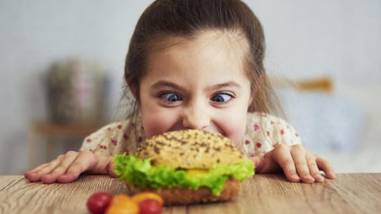 Hamburguesas de verduras, carne y pescado: ideales para niños (recetas)