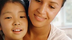 La voz de mamá calma lo mismo que un abrazo