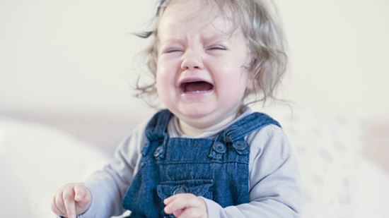 niña llorando