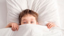 Trucos para que los niños vuelvan a acostarse pronto