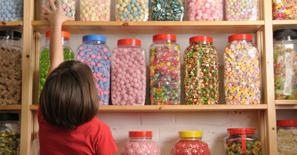 ¿Sabes qué le das a tu hijo cuando come una chuchería?