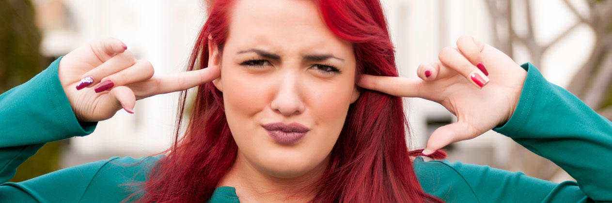mujer silencio