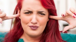 mujer silencio