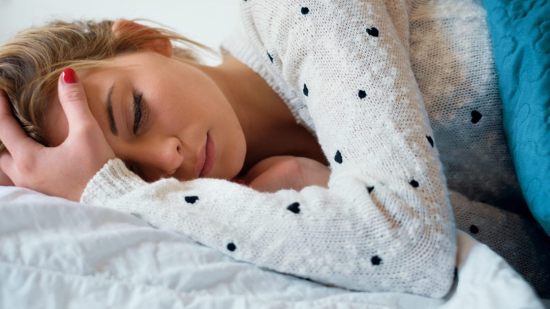 Mononucleosis infecciosa: qué es, síntomas, causas y tratamiento en niños y adolescentes