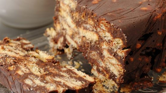 Tarta de galletas y chocolate: receta ideal para el cumpleaños de los más pequeños