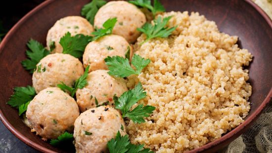 Bolitas de quínoa y arroz para bebés a partir de 6 meses