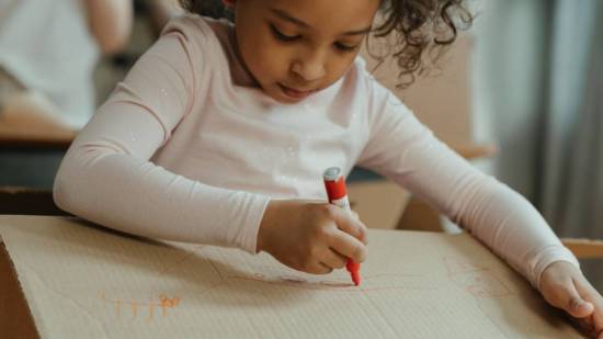 Materiales para hacer manualidades que siempre vamos a necesitar tener en casa