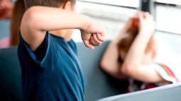 ¿Cómo se convierte un niño en un maltratador?