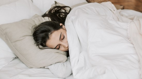 Mujer dormida (Foto: Pexels)