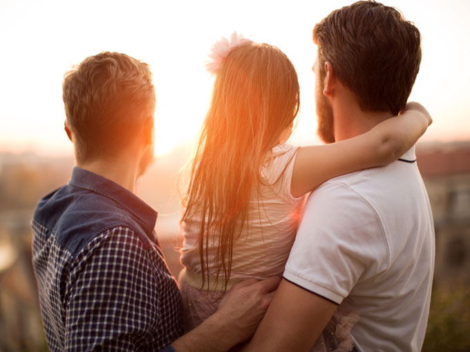 ¿Qué diferencias existen entre adopción y acogimiento?