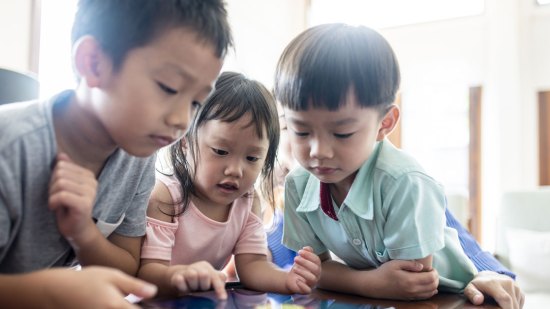 China permitirá que las parejas tengan tres hijos para incentivar la natalidad