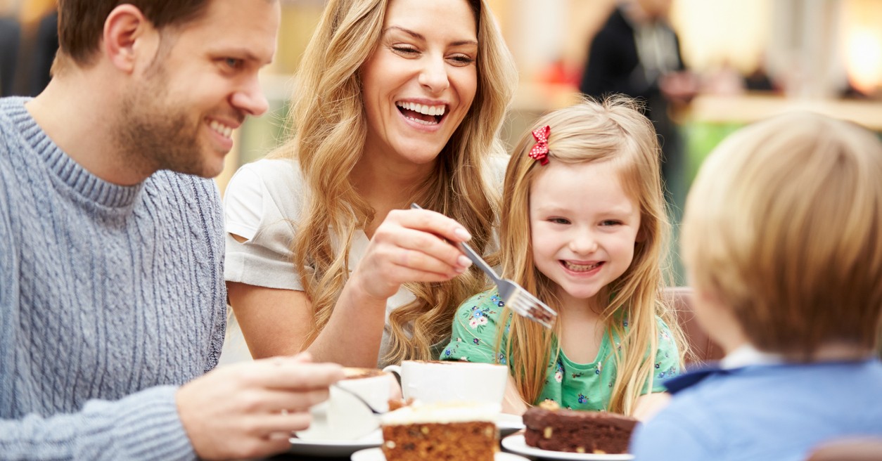 Tips para que una comida con niños en un restaurante sea un éxito