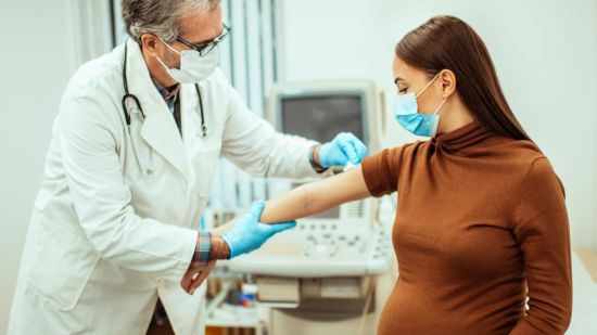 Evitar la vacuna contra la gripe en el embarazo