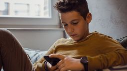 El uso del teléfono móvil puede estar relacionado con la obesidad en adolescentes