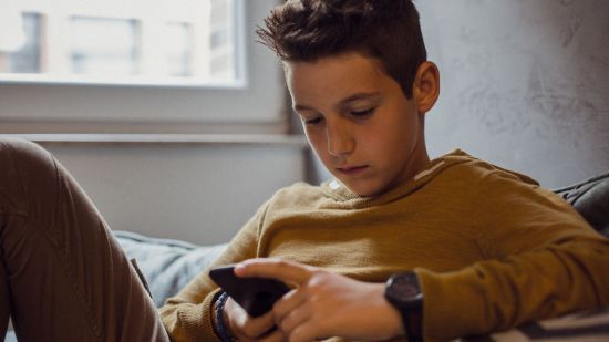 El uso del teléfono móvil puede estar relacionado con la obesidad en adolescentes