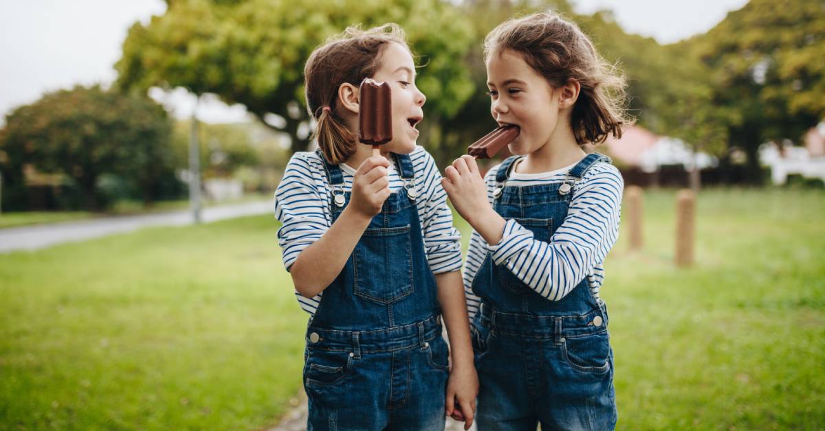 Vestir igual a los hermanos: ¿sí o no?
