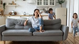 Síndrome de Burnout parental, ¿también en vacaciones? Consejos para evitarlo