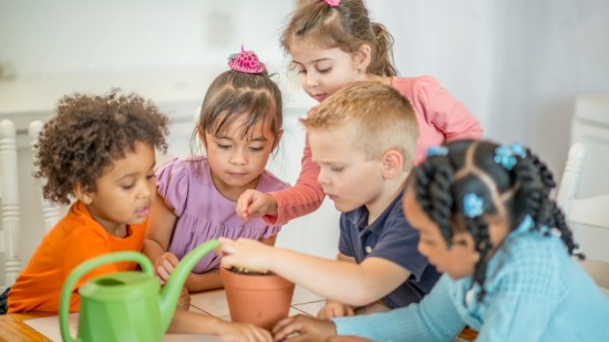 Escuela infantil pública o privada: ¿qué elegimos?