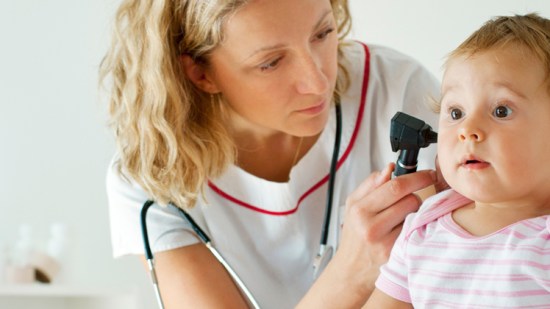 Otitis: Al  niño le duele el oído