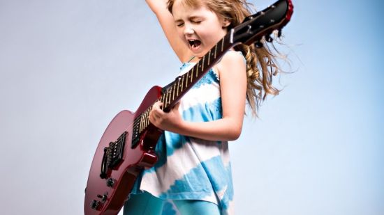 ¿Por qué tu hijo debería escuchar rock de vez en cuando?