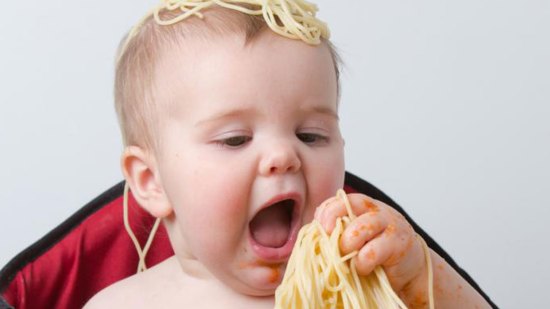 Baby-led Weaning, el método para aprender a comer solo desde los 6 meses