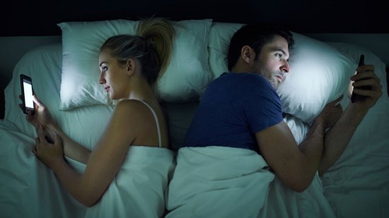 ¿El móvil está influyendo en tu relación de pareja?