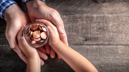 Ione Belarra propone destinar cien euros a las familias vulnerables