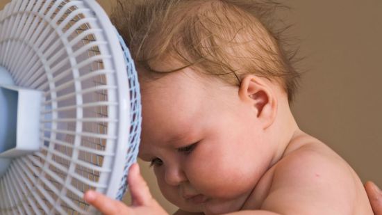 Cómo mantener al bebé fresco en climas y días cálidos