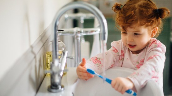 Cómo enseñar al niño a cepillarse los dientes