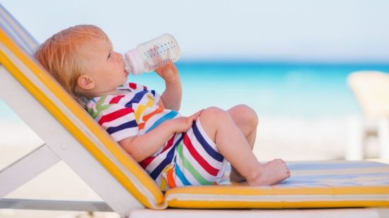 Bebé y verano: 8 consejos para ir a la playa con el bebé