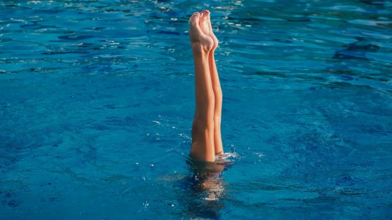Cómo y a qué edad probar la natación sincronizada