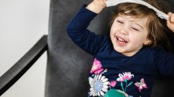 Se ríe cuando le regañamos: ¿qué puedo hacer?