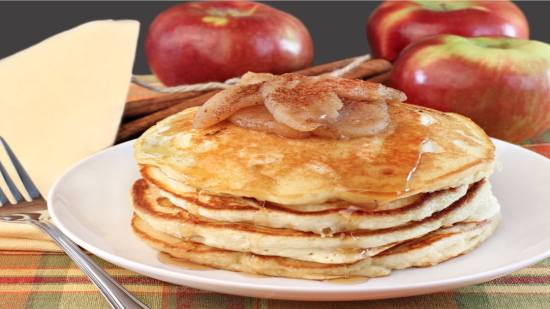 Tortitas de manzana y canela: ideales para hacer con los más peques (receta)