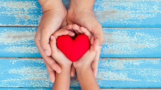 Una canción traducida en lengua de signos gracias a un niño: el regalo más bonito que podría hacer a su madre