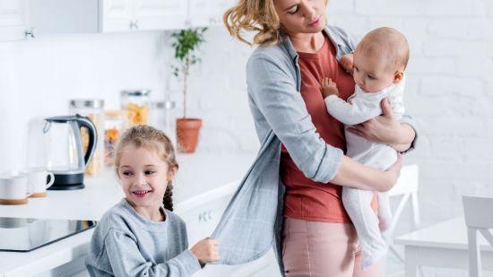 Sí, cuidar de los hijos es mucho más agotador que trabajar fuera de casa