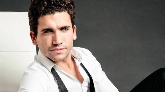 Jaime Lorente ya es papá de una niña