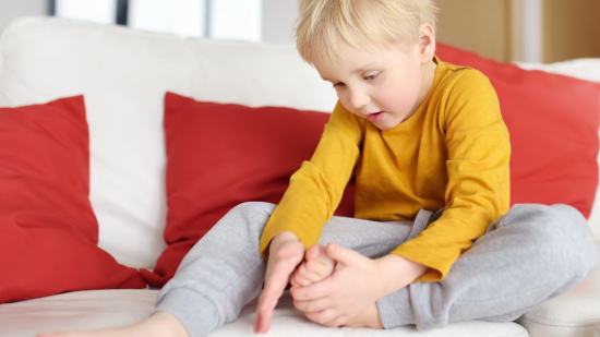 Qué es el panadizo herpético en los niños y cómo tratarlo