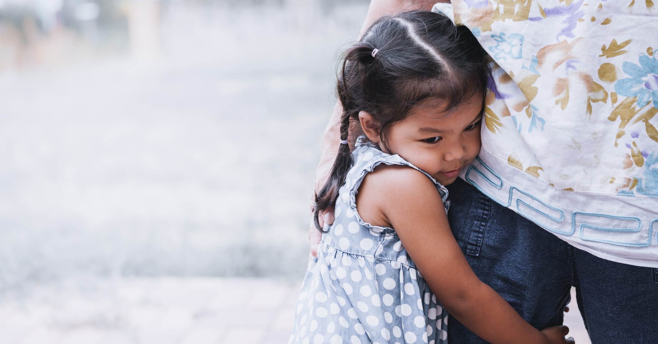 Tímido o introvertido, ¿cómo saber si mi hijo lo es y qué diferencias hay?