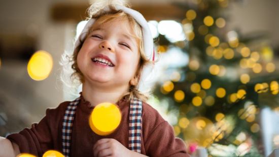 Cómo las tradiciones navideñas pueden impulsar el desarrollo infantil