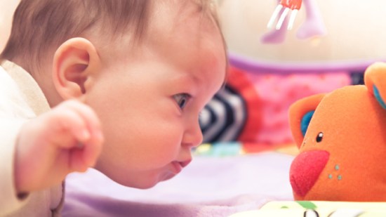 Desarrollo y estimulación del bebé de los 6 a los 12 meses