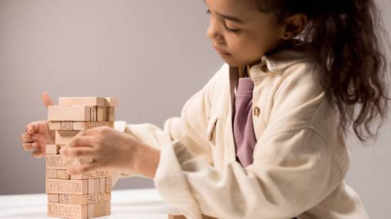 ¿Qué es el juego paralelo en niños?