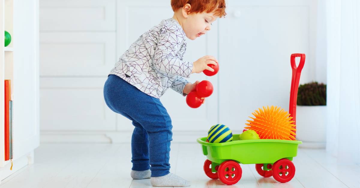 Mi hijo no quiere ordenar sus juguetes: consejos para lograr que lo haga